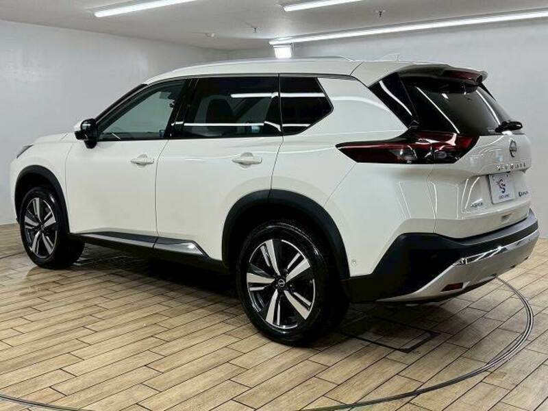 X-TRAIL