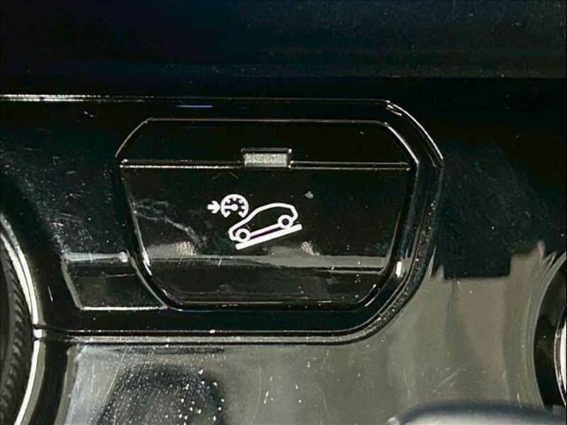 3008
