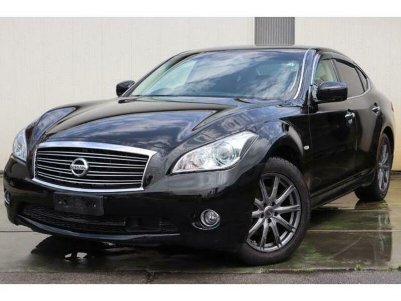 NISSAN FUGA