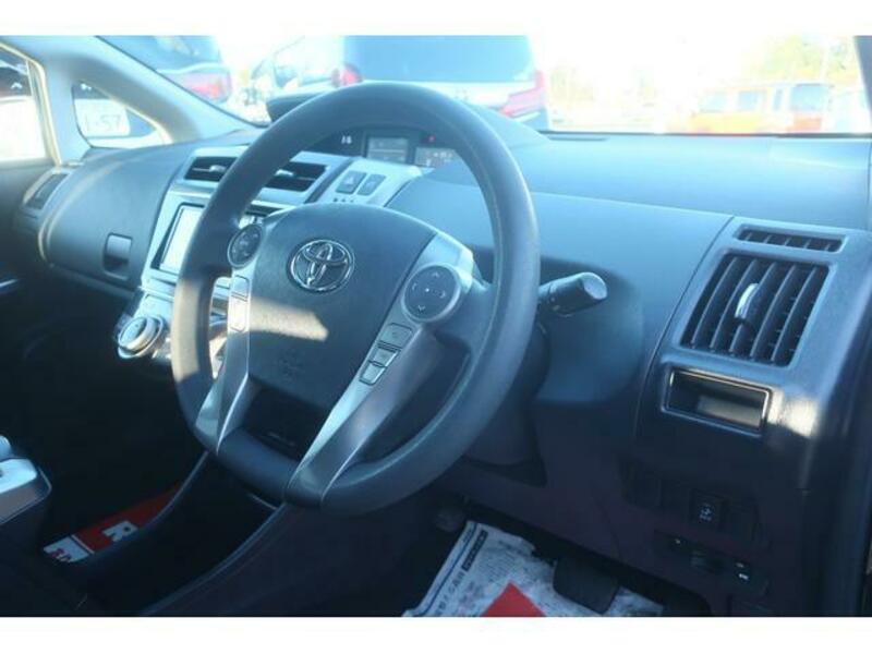 PRIUS ALPHA