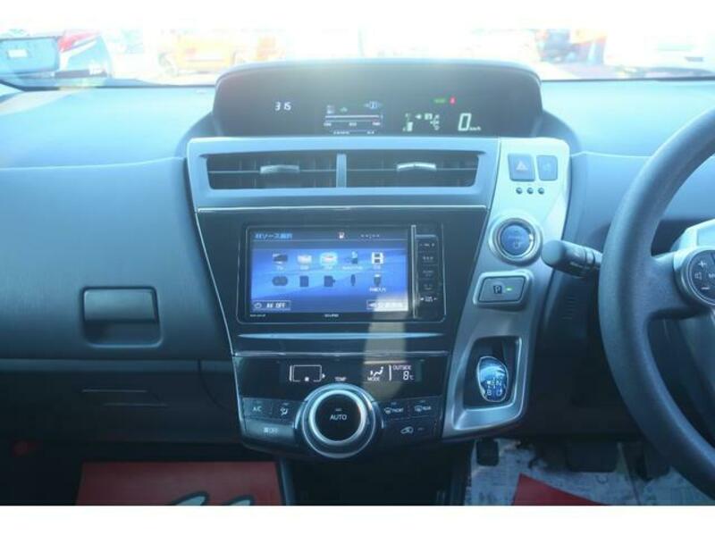 PRIUS ALPHA