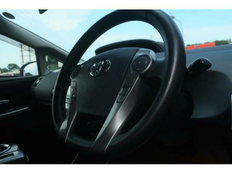 PRIUS ALPHA