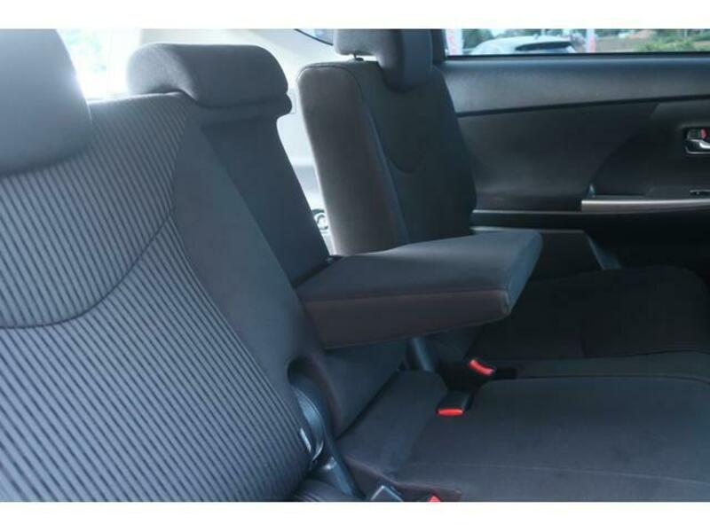 PRIUS ALPHA