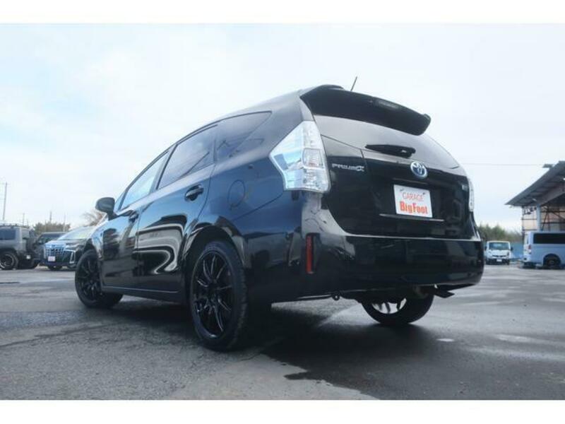 PRIUS ALPHA
