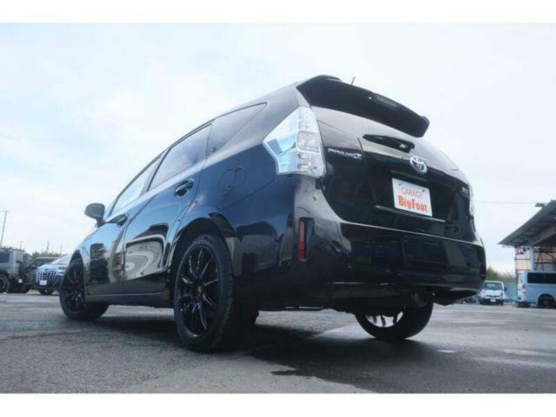 PRIUS ALPHA