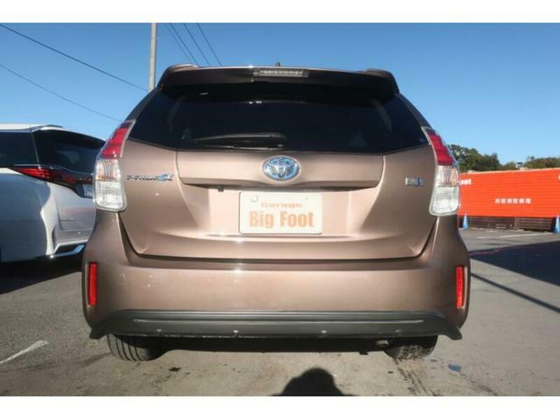 PRIUS ALPHA