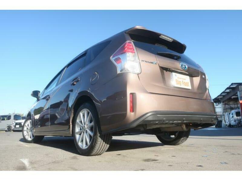 PRIUS ALPHA