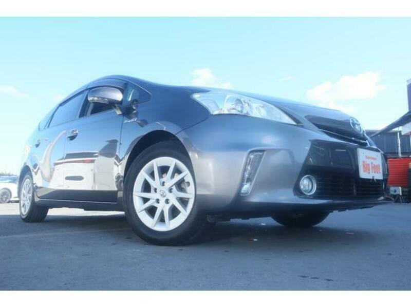 PRIUS ALPHA