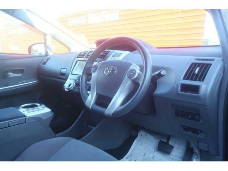 PRIUS ALPHA