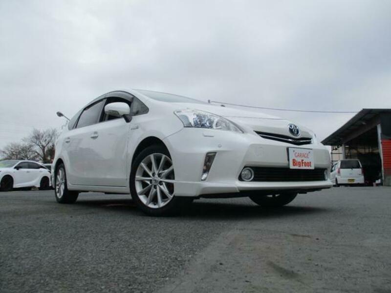 PRIUS ALPHA