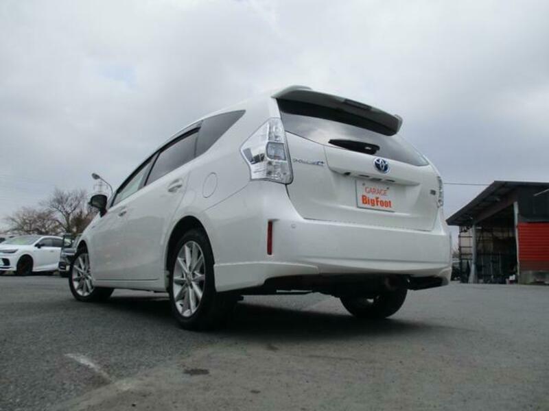 PRIUS ALPHA