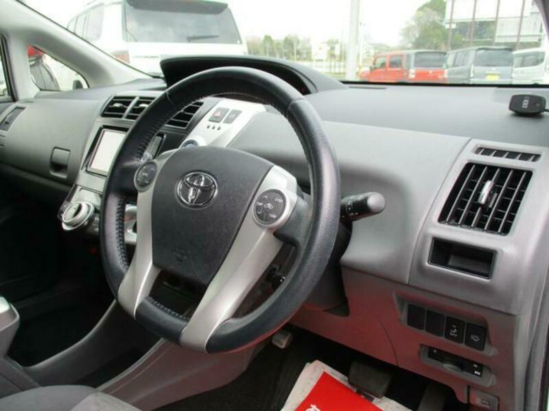 PRIUS ALPHA