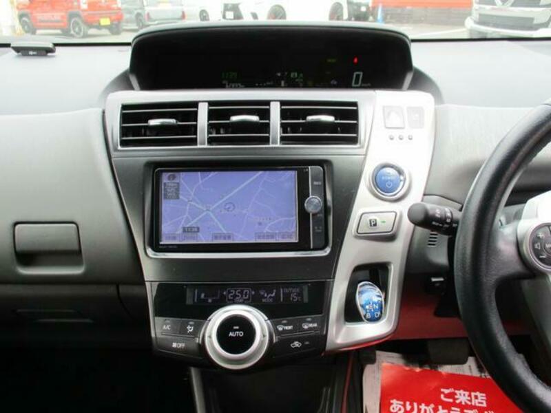 PRIUS ALPHA
