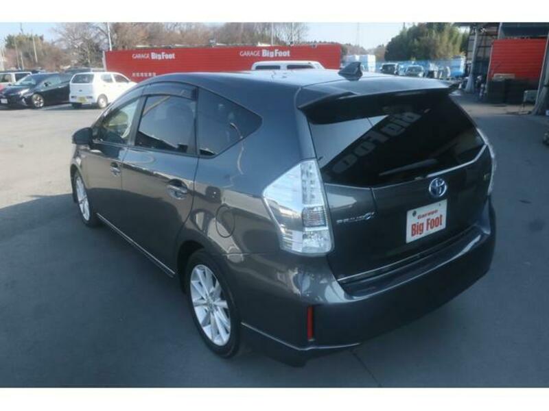 PRIUS ALPHA