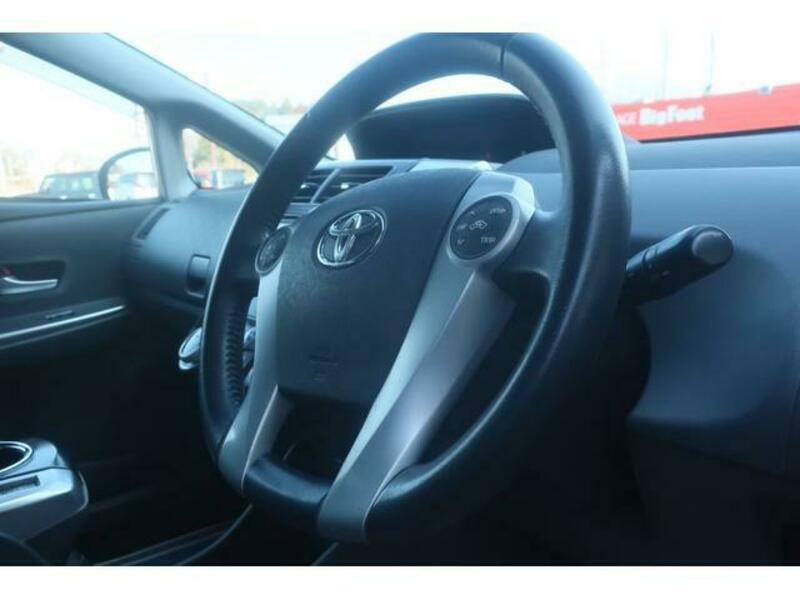 PRIUS ALPHA