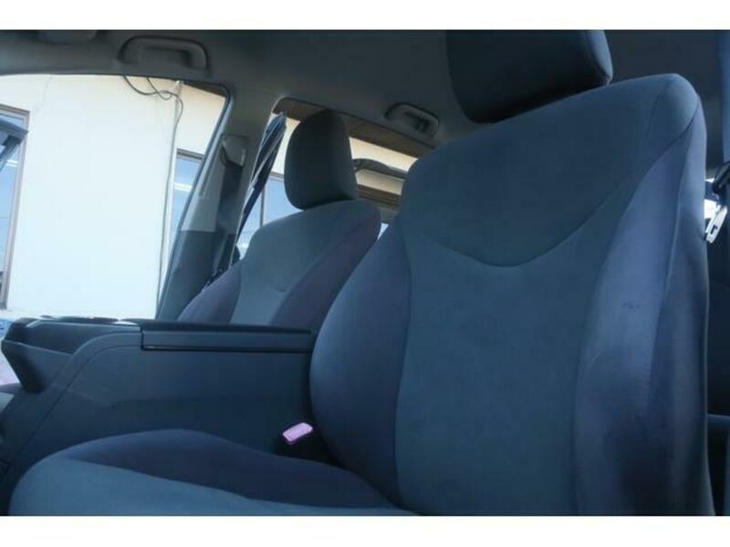 PRIUS ALPHA