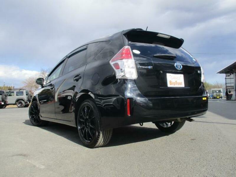 PRIUS ALPHA