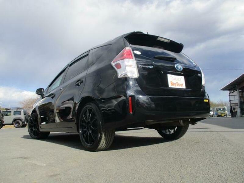 PRIUS ALPHA