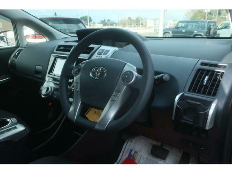 PRIUS ALPHA