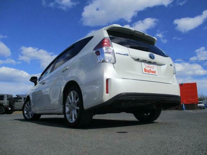 PRIUS ALPHA