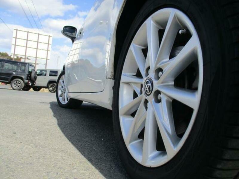 PRIUS ALPHA