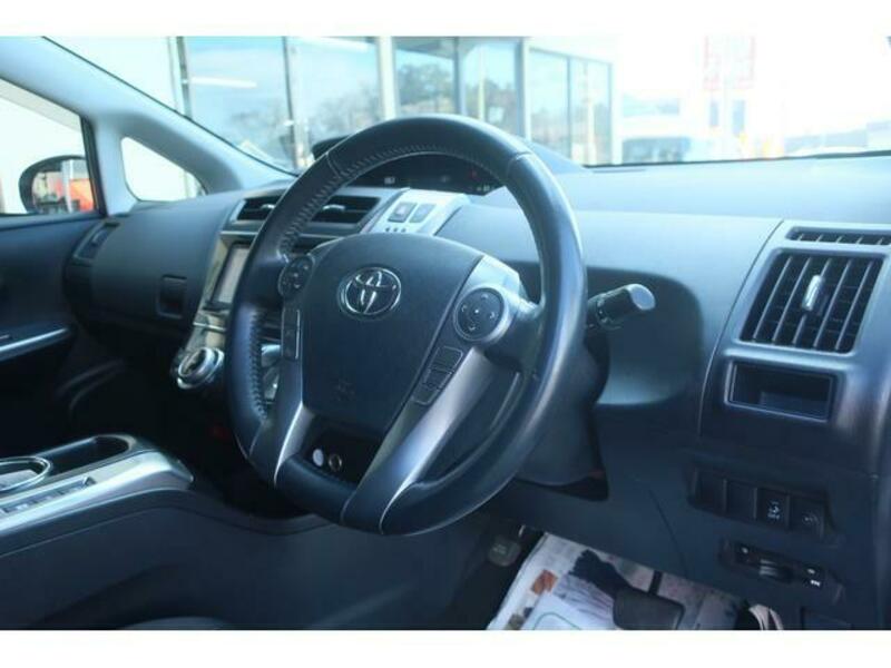 PRIUS ALPHA