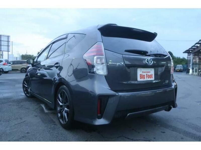 PRIUS ALPHA