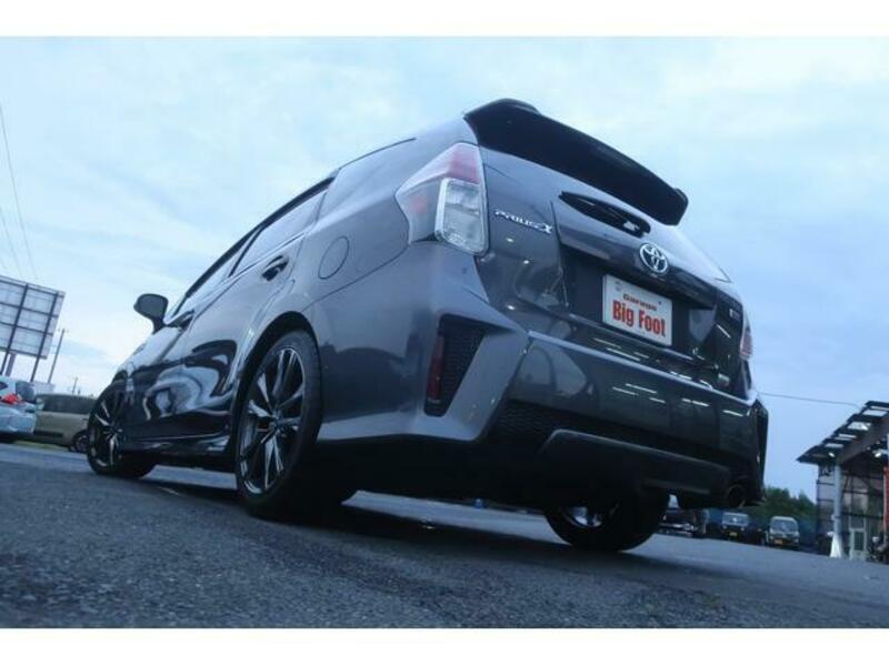 PRIUS ALPHA
