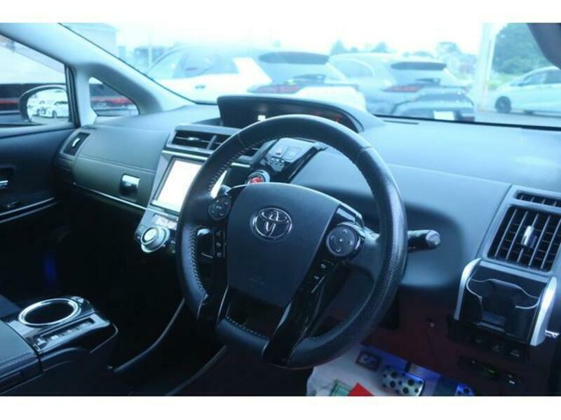 PRIUS ALPHA