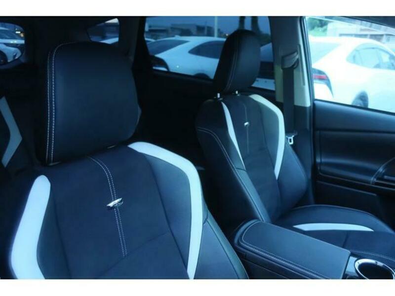 PRIUS ALPHA