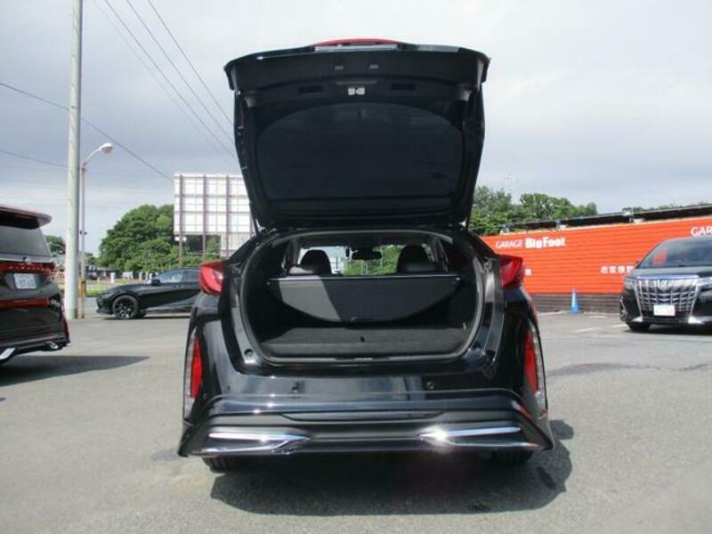 PRIUS PHV