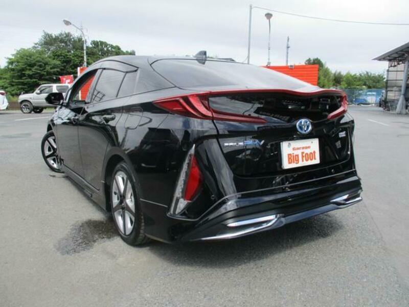 PRIUS PHV