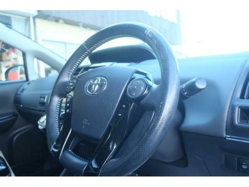 PRIUS ALPHA