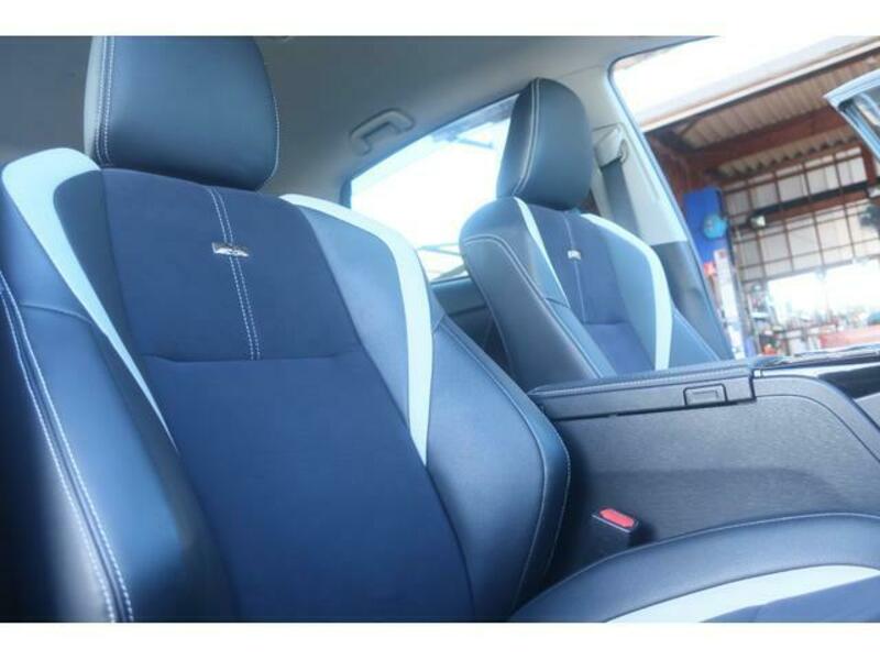 PRIUS ALPHA