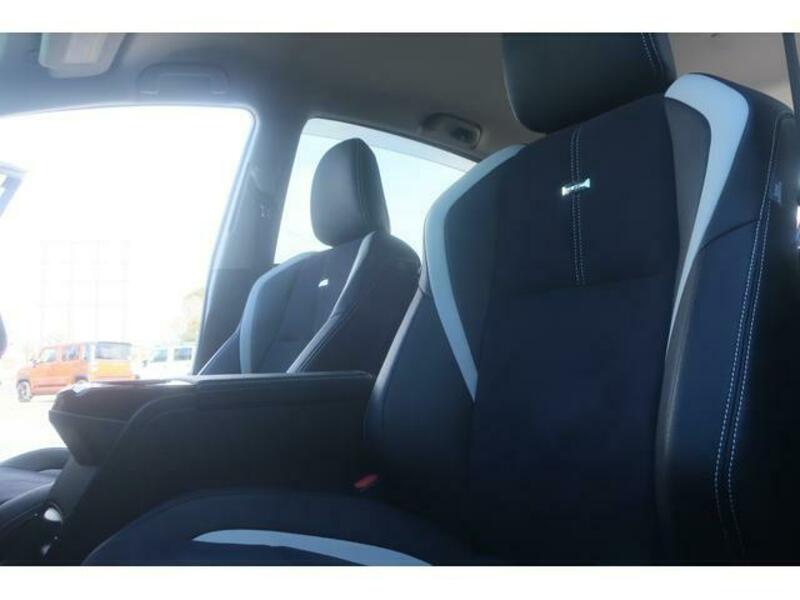PRIUS ALPHA