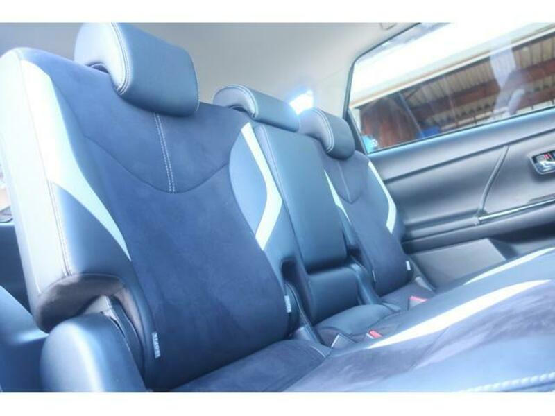 PRIUS ALPHA
