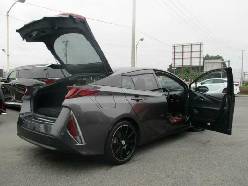 PRIUS PHV