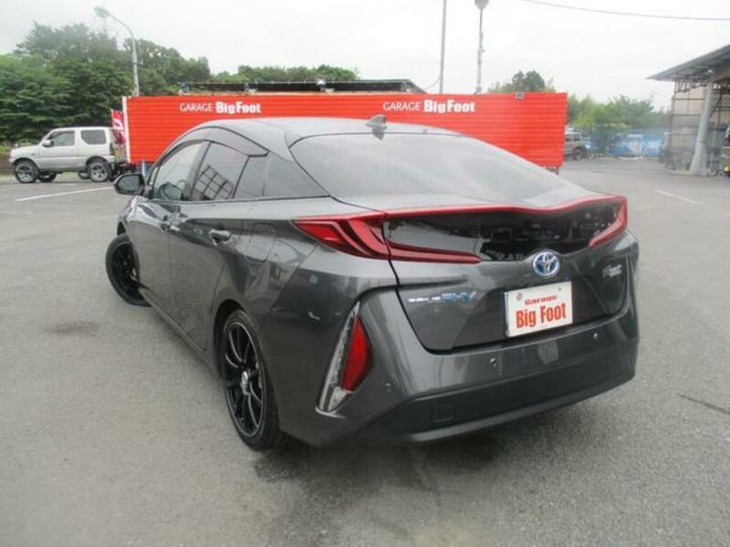PRIUS PHV