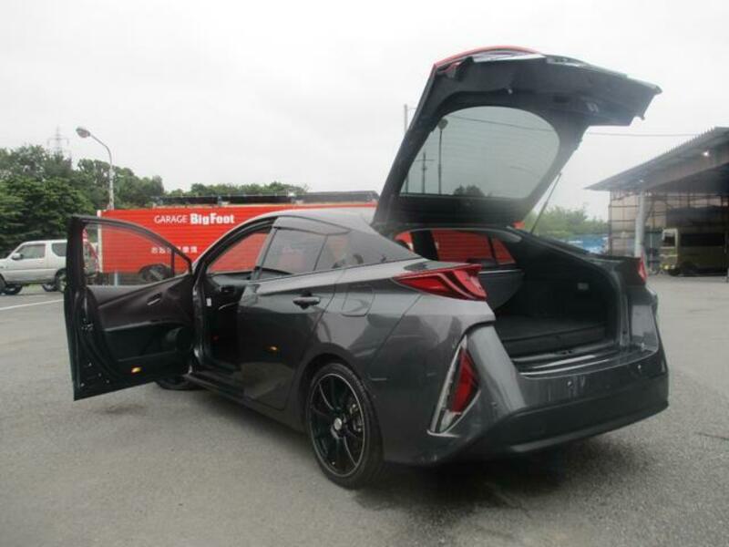 PRIUS PHV