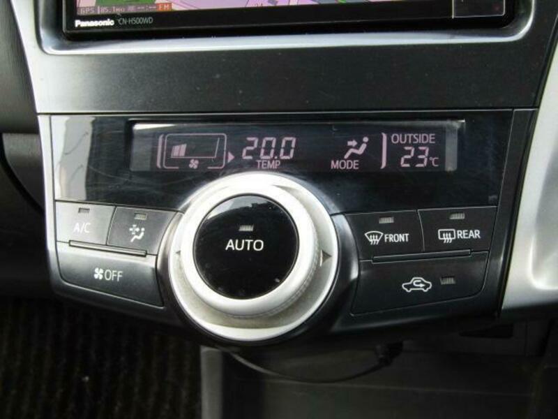 PRIUS ALPHA