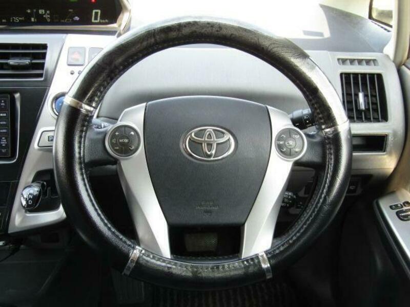 PRIUS ALPHA