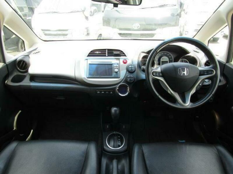 FIT HYBRID