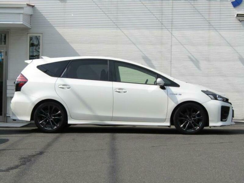 PRIUS ALPHA