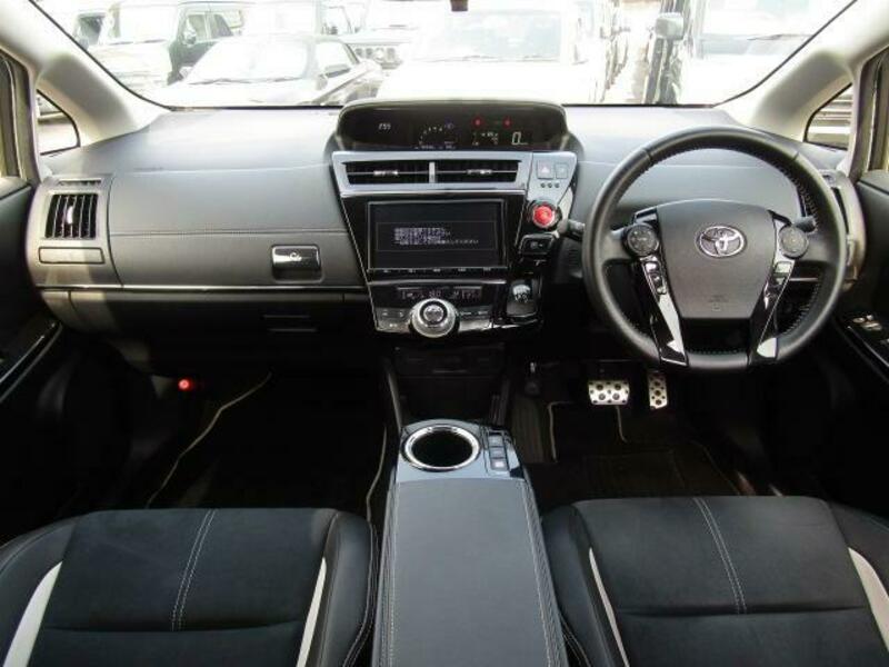 PRIUS ALPHA