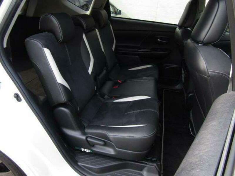 PRIUS ALPHA