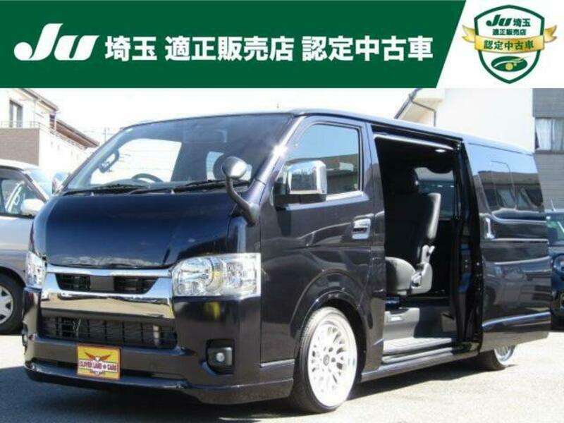 TOYOTA HIACE VAN