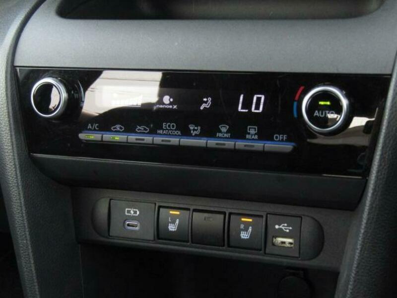 YARIS CROSS