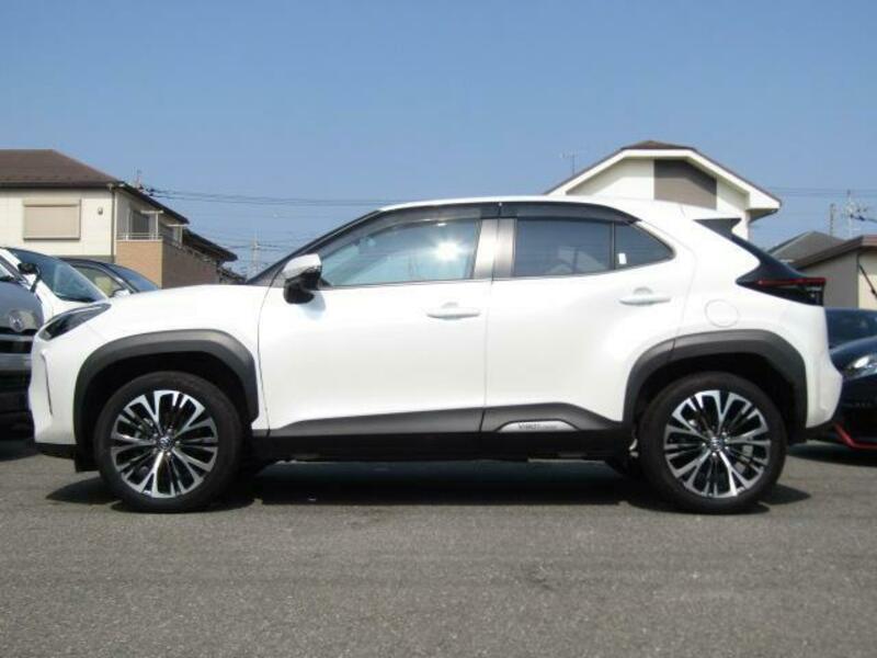 YARIS CROSS