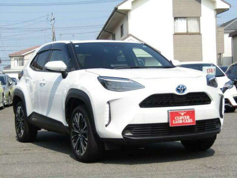YARIS CROSS