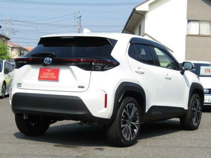 YARIS CROSS
